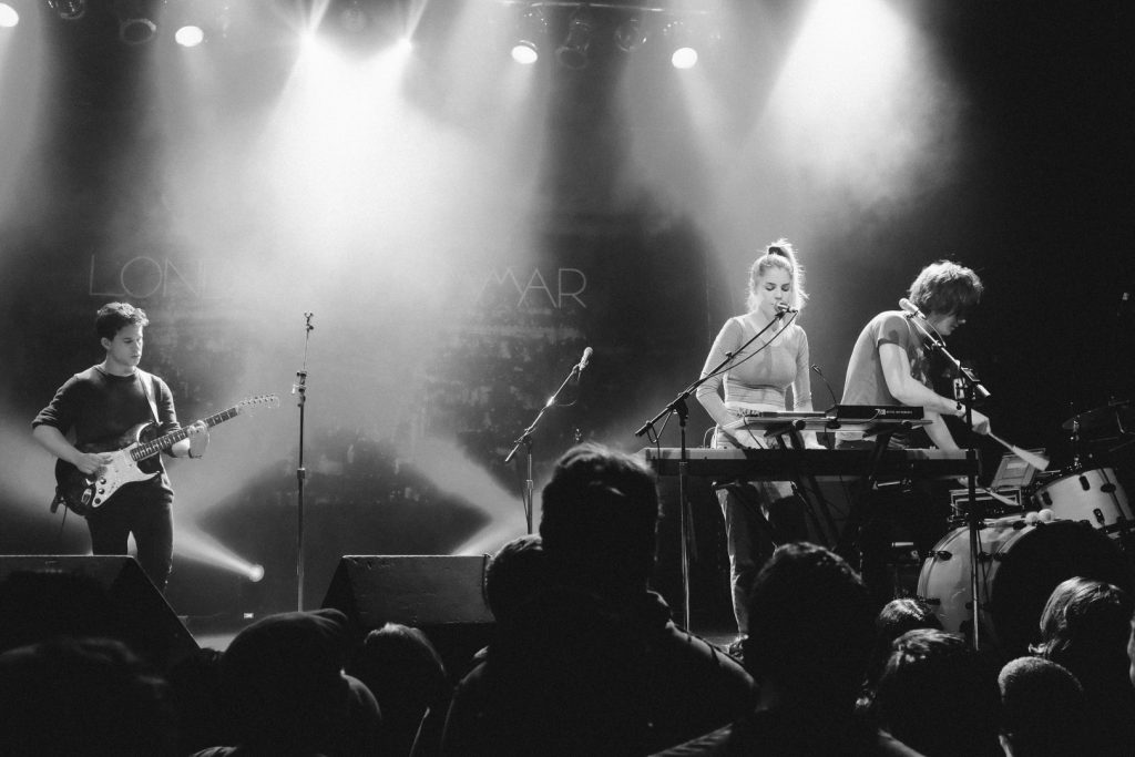 تصویر جلد آگهی